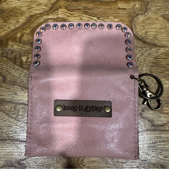 New Keep it Gypsy Dolly light pink leather credit card holder - Picture 3 of 3